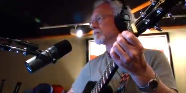Musician Stuart Jewell is working on a long-cherished dream to record a song that he wrote almost thirty years ago, but his purpose is to create a memento for his family, rather than to become a star.
