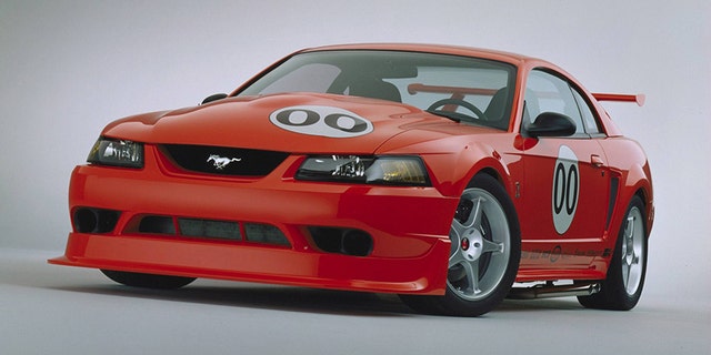 2000 SVT Mustang Cobra R prototype. Embargoed until Saturday, April 17 AM editions. CN-329040-90