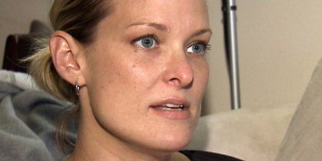 Kati Menoch wanted to sell her wedding rings, but the potential buyer stole them instead.