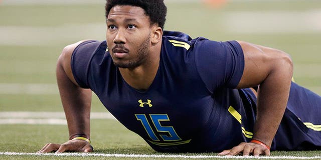 INDIANAPOLIS, IN - MARCH 05: Defensive lineman Myles Garrett of Texas A&M in action during day five of the NFL Combine at Lucas Oil Stadium on March 5, 2017 in Indianapolis, Indiana. (Photo by Joe Robbins/Getty Images)
