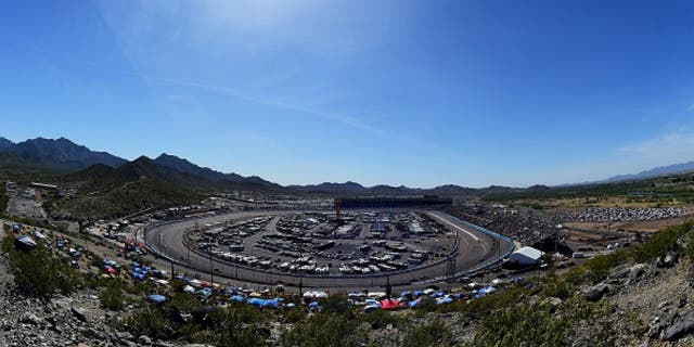 AVONDALE, AZ - MARCH 13: A view of race action during the NASCAR Sprint Cup Series Good Sam 500 at Phoenix International Raceway on March 13, 2016 in Avondale, Arizona. (Photo by Jared C. Tilton/Getty Images)