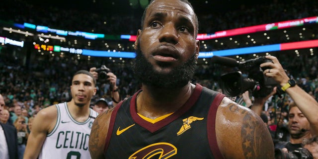 LeBron James and the Cleveland Cavaliers are getting no love from Vegas oddsmakers.