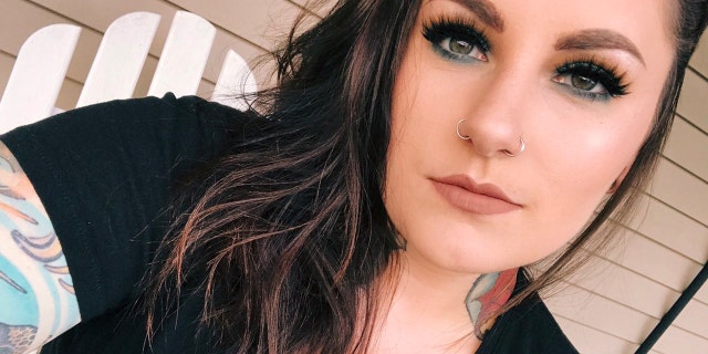 Woman S Meaningful Neck Tattoo Turns Out To Be Oddly Similar To Toronto Blue Jays Logo Fox News Woman S Meaningful Neck Tattoo Turns Out To Be Oddly Similar To Toronto Blue Jays Logo Fox News