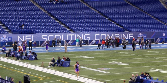 INDIANAPOLIS, IN - FEBRUARY 23: General view from above as activity takes place on the field during the 2015 NFL Scouting Combine at Lucas Oil Stadium on February 23, 2015 in Indianapolis, Indiana. (Photo by Joe Robbins/Getty Images)