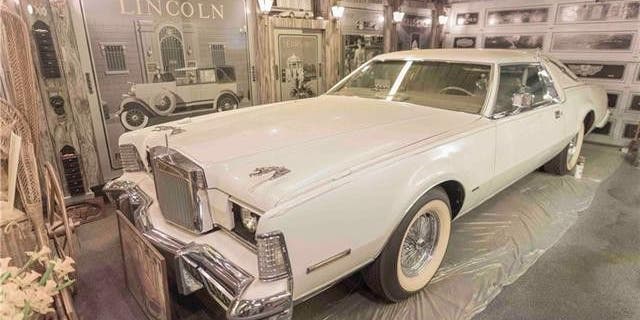 A custom-built 1966 Cadillac Fleetwood Sedan, and a custom-built 1974 Lincoln Mark IV Coupe are also part of the home's price tag.