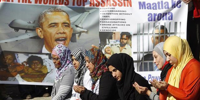 Anti-American sentiment in Cairo could be driving the U.S.'s staunchest Arab ally into the arms of Russia. (Reuters)