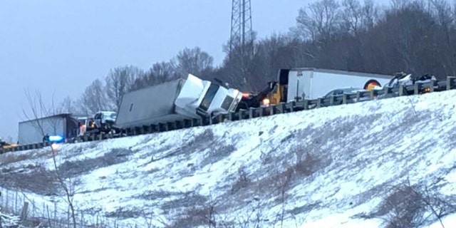 Snow squall causes 81-vehicle pileup on Ohio interstate | Fox News