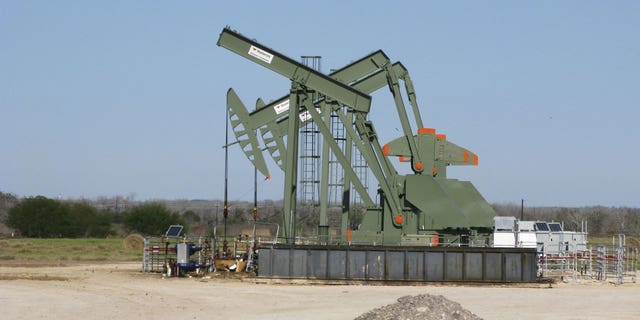 Jan. 13,2016: A pump jack in Eagle Ford.