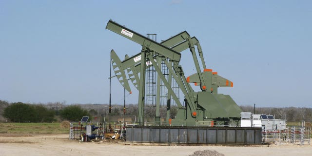 Jan. 13,2016: A pump jack in Eagle Ford.