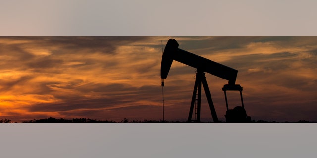 Rigging equipment is pictured in a field outside of Sweetwater, Texas June 4, 2015. The small- and medium-sized firms that make up at least half of the nearly $100 billion a year U.S. oil services industry that provides fracking sand and specialized chemicals for fracking have been hit far harder than their large, cash-rich rivals by the downturn, experts say. Picture taken on June 4, 2015. REUTERS/Cooper Neill - RTX1GZSX