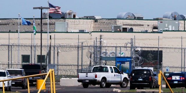 Inmates Take 2 Guards Hostage In Oklahoma Prison Riot Before Officers 