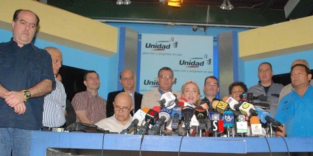 The Democratic Unity Roundtable held a news conference on Wednesday in which members of more than 20 political parties participated. (Photo: Antonio Rodriguez/courtesy of Voluntad Popular)
