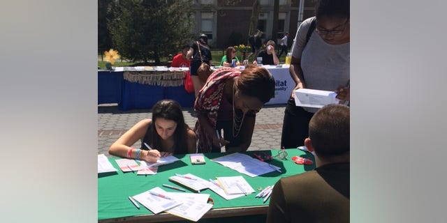 LiveOnNY organ donor registration drives help educate New Yorkers and provide the opportunity to sign up as an organ donor.