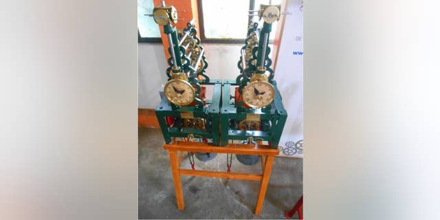 Pendulum clocks made by Mexican clock manufacturer Relojes Centenario were used to investigate the mechanisms behind synchronization.