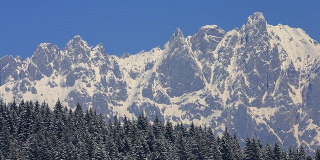 Izintaba ze-Kitzbuehel Alps e-Austria ziyaboniswa.