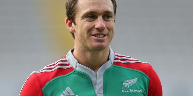 New Zealand back Ben Smith during the captain's run at Eden Park in Auckland on June 7, 2013. He has signed a deal that will keep him with the All Blacks until 2017, the New Zealand Rugby Union said Thursday.