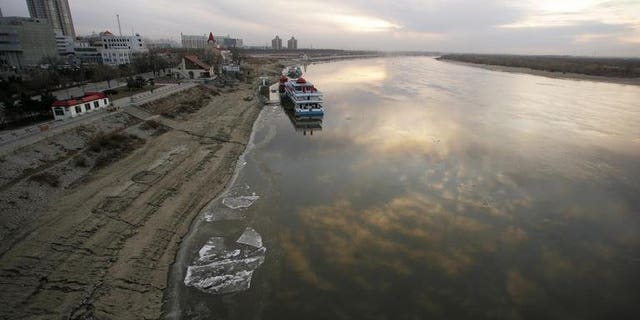 A view of the orthern Chinese city of Harbin, on November 24, 2005. A Chinese mother threw her newborn girl out of a apartment building window to the ground in Harbin, where she was run over by a car.