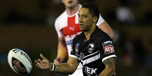 New Zealand's Benji Marshall takes a pass during the Rugby League World Cup match in Newcastle on November 8, 2008. Marshall, one of the superstars of Australia's National Rugby League, has sought an early release from his contract with Wests Tigers.