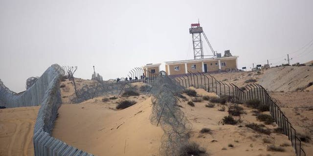 The Israeli built fence along the border with Egypt near the village of Nitzanei Sinai is shown September 6, 2012. Israel has given Egypt the go-ahead to deploy two battalions to the Sinai to tackle militants in the sensitive region where deployments are restricted by treaty, army radio reports