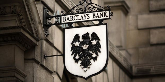 British bank Barclays has been hit by US federal regulators with a $453-million (344-million-euro) fine for alleged electricity price manipulation in western US markets, a charge which the scandal-hit bank denies.