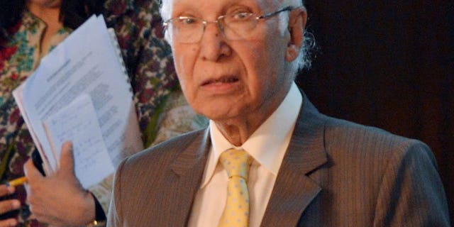 Pakistan's Adviser for National Security and Foreign Affairs Sartaj Aziz arrives at the Foreign Ministry in Islamabad on July 17, 2013.