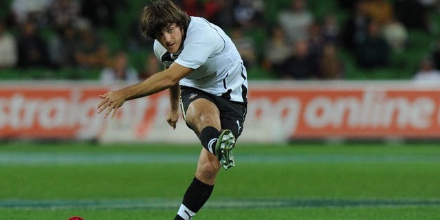 Demetri Catrakilis kicks a conversion on April 13, 2013. Western Province survived a late scare to beat Griquas 19-13 Friday and go five points clear at the top of the South African Currie Cup table.
