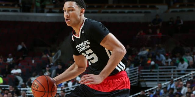Apr 1, 2015; Chicago, IL, USA; McDonalds High School All American East forward Ben Simmons (25) dribbles on the perimeter during the McDonalds High School All American Game at the United Center. Mandatory Credit: Brian Spurlock-USA TODAY Sports