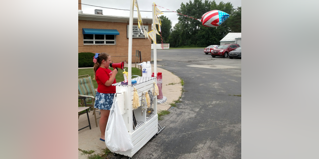 A girl in Michigan is fundraising for veterans using her lemonade stand.