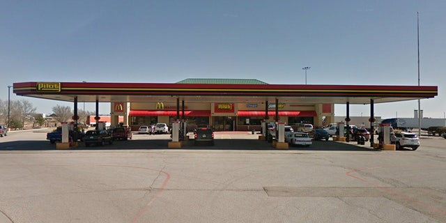 Pilot Flying J is refuting claims about the American flag not being flown at this location in Amarillo, Texas.
