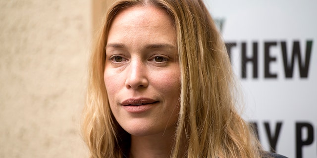 Pictures of piper perabo