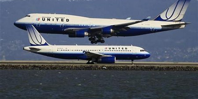 Juliet Thomson said a female flight attendant approached her and said, "I know that breastfeeding is natural and it’s normal to do it, but this other passenger is really offended by it so if you wouldn't mind covering up, it seems your child is sleeping."