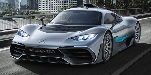 Showcar Mercedes-AMG Project ONE, zweisitziger Supersportwagen-mit modernster und effizientester Formel 1-Hybrid-Technologie, High Performance Plug-in Hybrid Antriebsstrang mit 1,6-Liter-V6-Turbobenzinmotor und vier Elektromotoren // Showcar Mercedes-AMG Project ONE, two-seater supersports car with the very latest and efficient, fully-fledged Formula 1 hybrid technology, high-performance plug-in hybrid drive system with 1.6 1.6-litre V6 turbocharged petrol engine and four electric motors