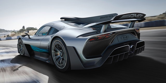 Showcar Mercedes-AMG Project ONE, zweisitziger Supersportwagen-mit modernster und effizientester Formel 1-Hybrid-Technologie, High Performance Plug-in Hybrid Antriebsstrang mit 1,6-Liter-V6-Turbobenzinmotor und vier Elektromotoren // Showcar Mercedes-AMG Project ONE, two-seater supersports car with the very latest and efficient, fully-fledged Formula 1 hybrid technology, high-performance plug-in hybrid drive system with 1.6 1.6-litre V6 turbocharged petrol engine and four electric motors