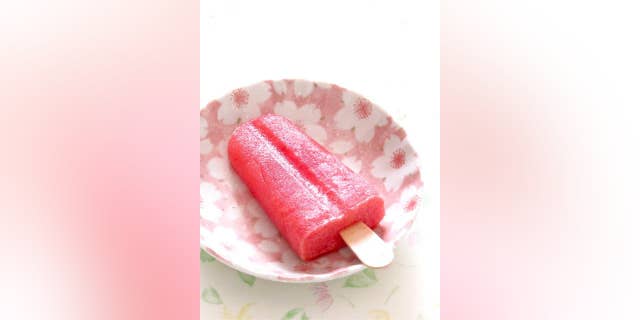There's almost nothing better than a delicious and fresh ice pop on a hot summer's day. 