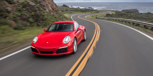 2017 Porsche 911 Carrera