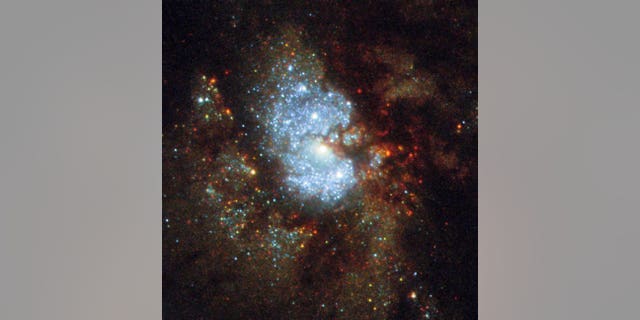 Photo Hidden Spiral Galaxy Sparkles In Breathtaking Hubble Shot 3599