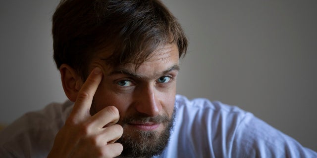Pyotr Verzilov, a member of the feminist protest group Pussy Riot, has regained consciousness after a suspected poisoning.
