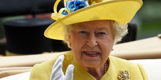 Teen Tried To Assassinate Queen Elizabeth II During 1981 Trip To New ...