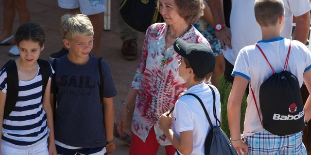 MALLORCA, SPAIN - JULY 29: Queen Sofia of Spain (C) and her grandsons (L-R) Victoria Federica Marichalar, Pablo Nicolas Urdangarin, Miguel Urdangarin and Juan Valentin Urdangarin arrive at Calanova Sailing School on July 29, 2013 in Palma de Mallorca, Spain. (Photo by Carlos Alvarez/Getty Images)