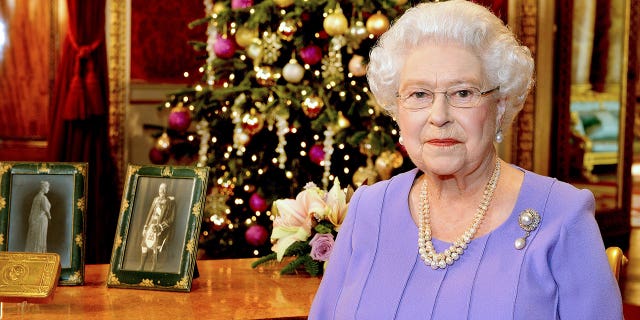 queen elizabeth christmas reuters