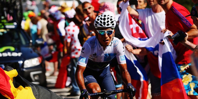 MODANE VALFREJUS, FRANCE - JULY 25: Nairo Quintana of Colombia and Movistar Team attacks on the Alpe d'Huez during the twentieth stage of the 2015 Tour de France, a 110.5 km stage between Modane Valfrejus and L'Alpe d'Huez on July 25, 2015 in Modane Valfrejus, France. (Photo by Bryn Lennon/Getty Images)