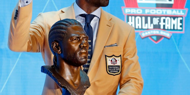 Ray Lewis Urges Togetherness In Hall Of Fame Speech After Randy Moss ...