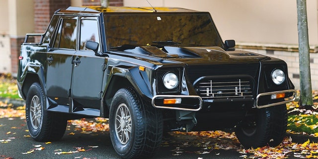 Lamborghini LM002