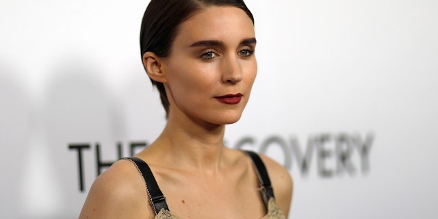 Joaquin Phoenix is dating actress Rooney Mara.