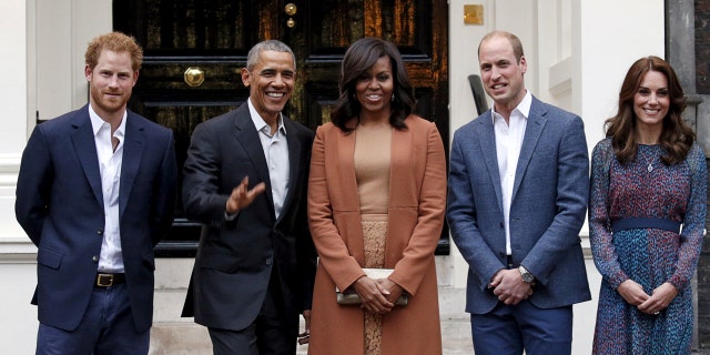 Prince Harry, Barack Obama, Michelle Obama, Prince William and Duchess Kate Middleton together at Kensington Palace in 2016.