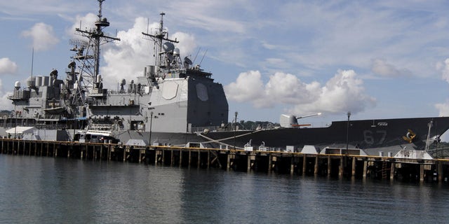 The USS Shiloh (CG-67), a U.S. Navy guided-missile cruiser, is docked at a port along Subic Bay, Zambales province, north of Manila, Philippines May 30, 2015.