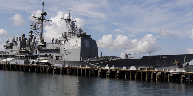 The USS Shiloh (CG-67), a U.S. Navy guided-missile cruiser, is docked at a port along Subic Bay, Zambales province, north of Manila, Philippines May 30, 2015.