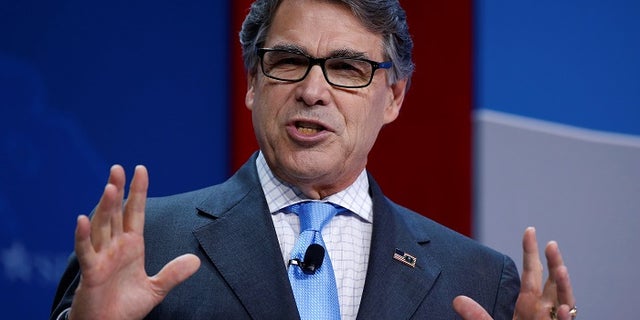 Secretary of Energy Rick Perry speaks at 2017 SelectUSA Investment Summit in Oxon Hill, Maryland, U.S., June 19, 2017. REUTERS/Joshua Roberts - RTS17PH6