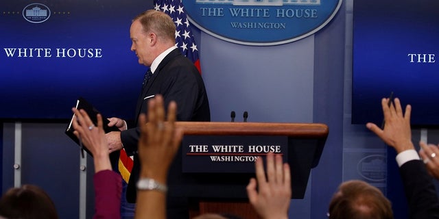 White House Press Secretary Sean Spicer concludes his daily briefing at the White House in Washington, U.S., June 20, 2017. REUTERS/Jonathan Ernst TPX IMAGES OF THE DAY - RTS17XZ7
