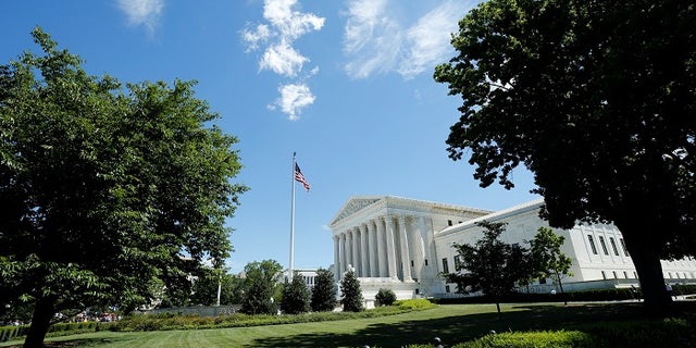 The building of the U.S. Supreme Court is seen after it granted parts of the Trump administration's emergency request to put his travel ban into effect immediately while the legal battle continues, in Washington, U.S., June 26, 2017. REUTERS/Yuri Gripas - RTS18P9S